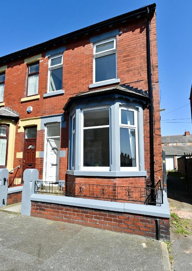 Kingdom Lodgings Blackpool Exterior photo